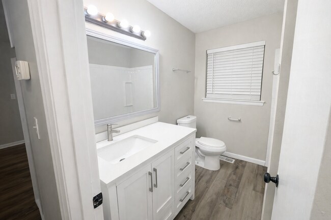 Foto del edificio - 5706 Wilder Rd