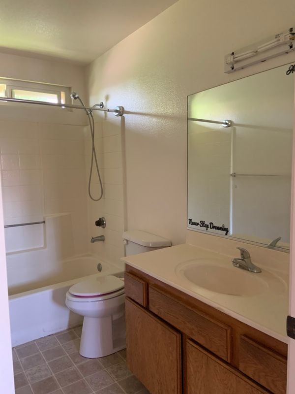 Building Photo - 43920 Bobby Jones Dr