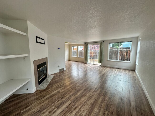 Foto del edificio - Single Family in Westminster for Rent