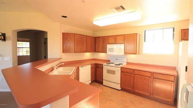 sunny kitchen - 1716 Alpine Meadows Ln