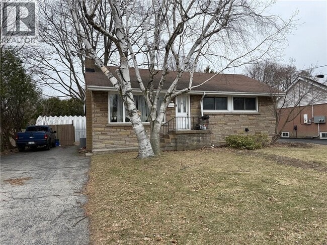 Building Photo - 180 W 18th St