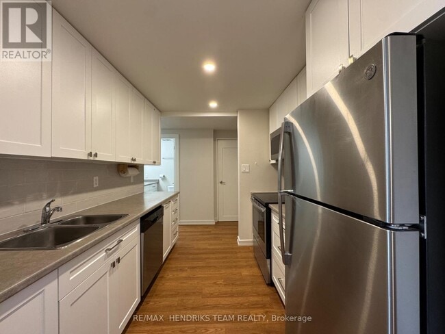 Building Photo - 36 Arran Dr