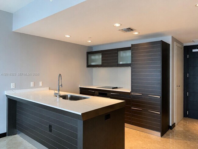 Building Photo - 200 Biscayne Blvd Way