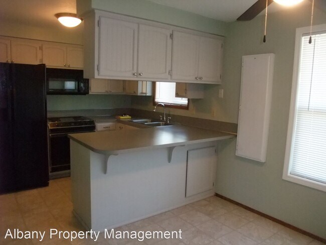Foto del edificio - 3 br, 2 bath House - 2437 27th Ave SE