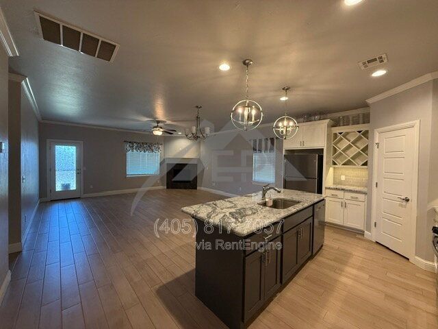 Foto del edificio - 10001 Glover River Dr