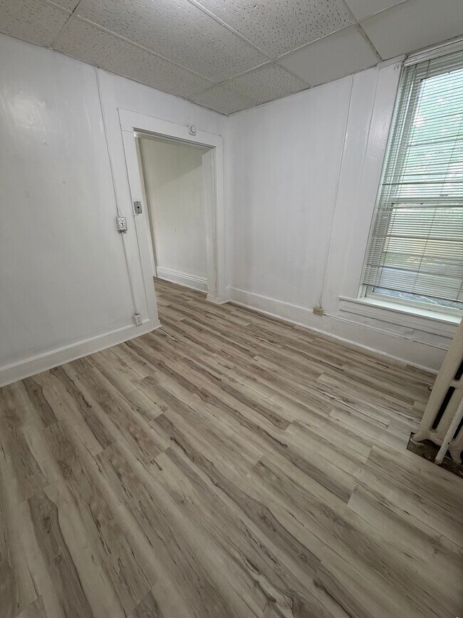 Foto del edificio - 314 E Walnut St