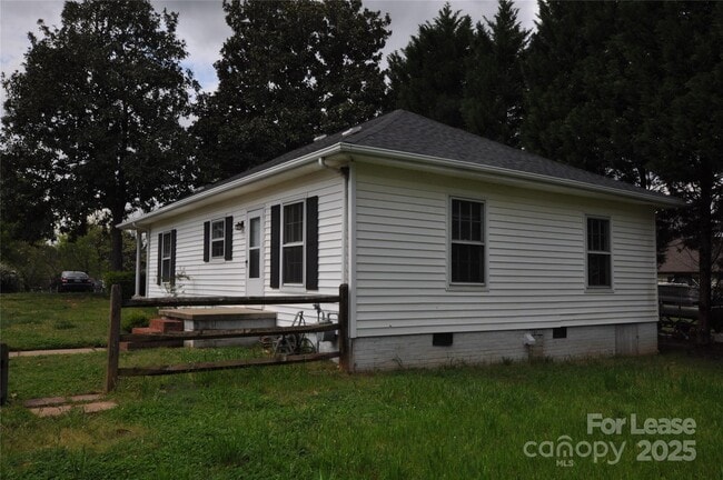 Foto del edificio - 2204 Acme Rd