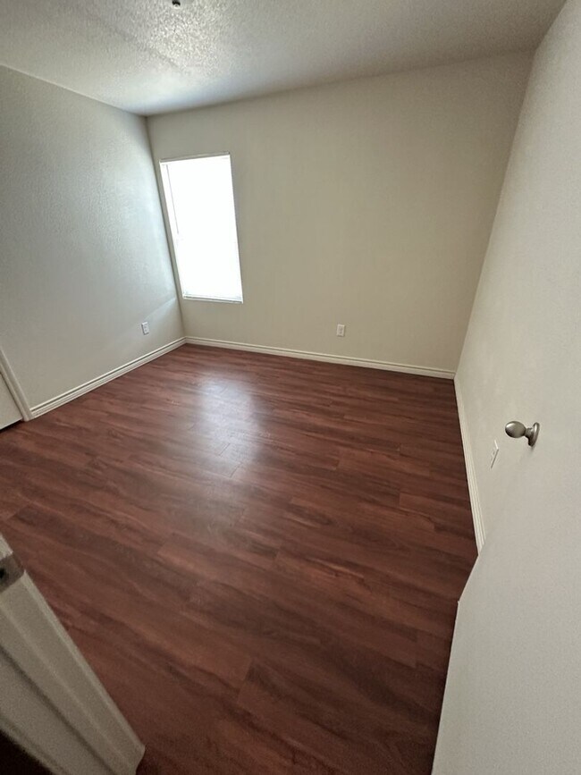 Foto del edificio - AVAILABLE NOW! (SECTION 8 ACCEPTED)