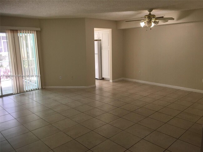 Building Photo - 2641 SE 20th Ct