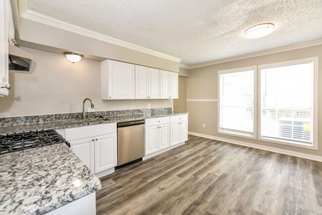 Foto del edificio - 1004 Richard Dr