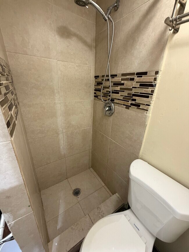 Building Photo - 1410 N 65th Ter