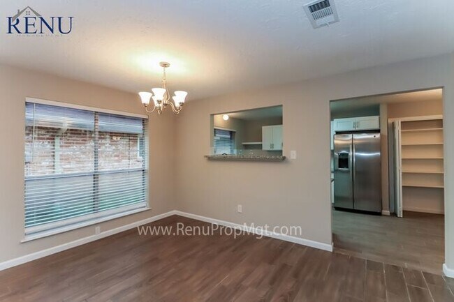 Building Photo - 12615 Amado Dr