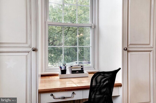 Foto del edificio - 2243 40th St NW