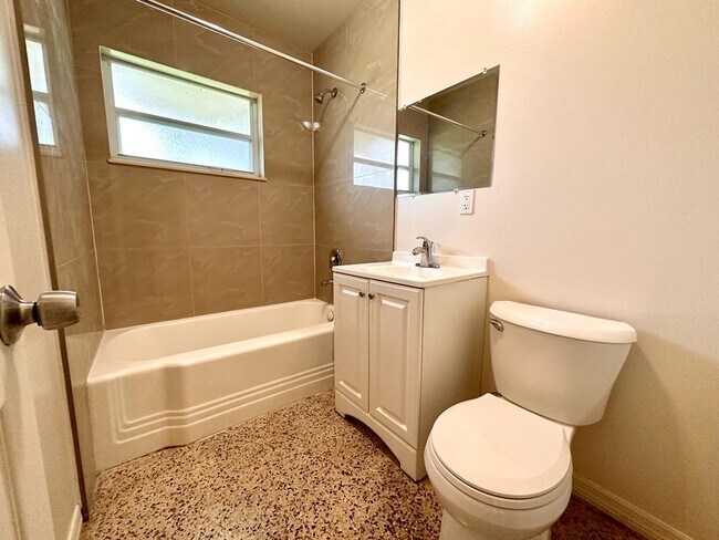 Foto del edificio - 43 E 16th St