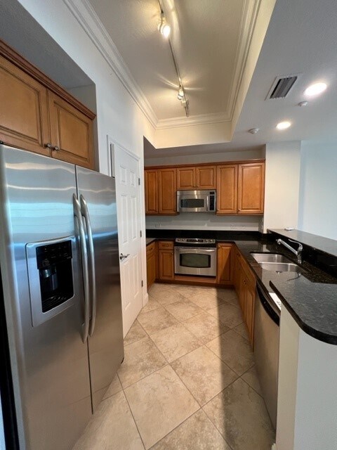 Building Photo - 7710 Lake Vista Ct