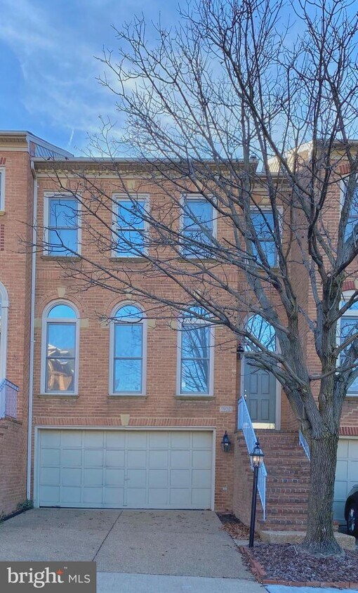 1802 Dawson St, Vienna, VA 22182 Townhome Rentals in Vienna VA