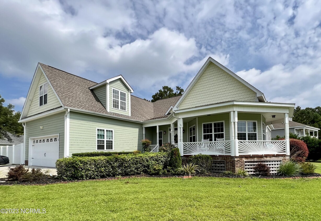 Primary Photo - 100 Calcos Ct