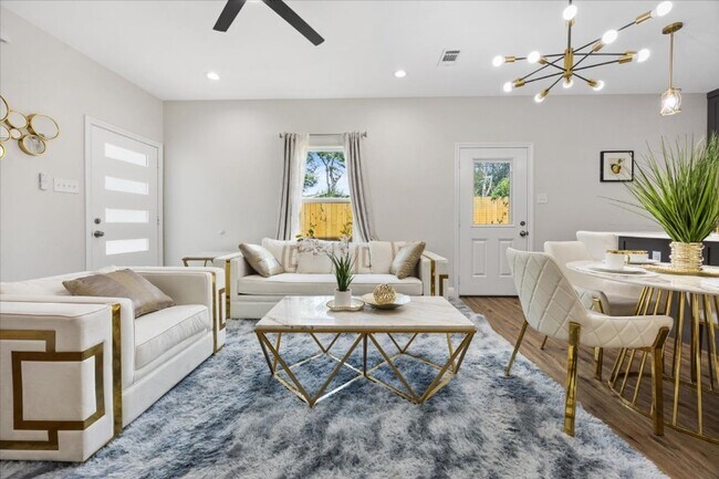 Foto del edificio - 8011 W Elizabeth Ln