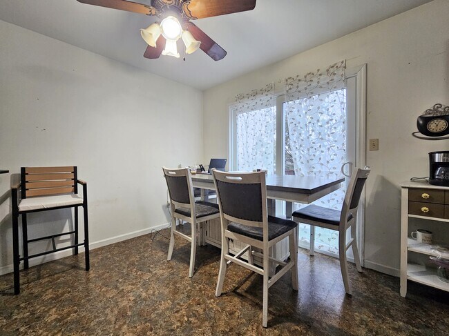 Foto del edificio - 70 Ironstone Dr