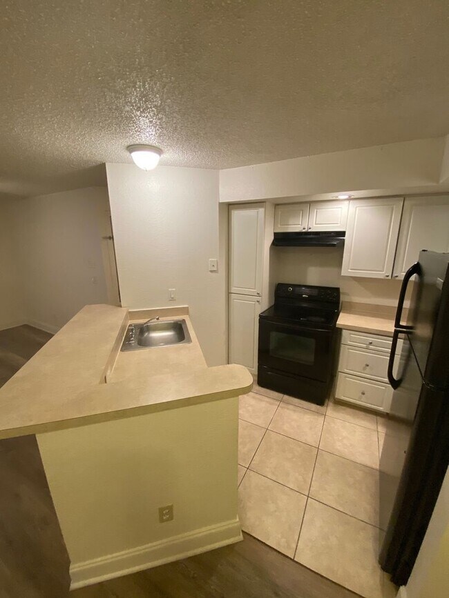 Foto del edificio - Beautiful 1 Bed/1 Bath Condo at Venetian P...