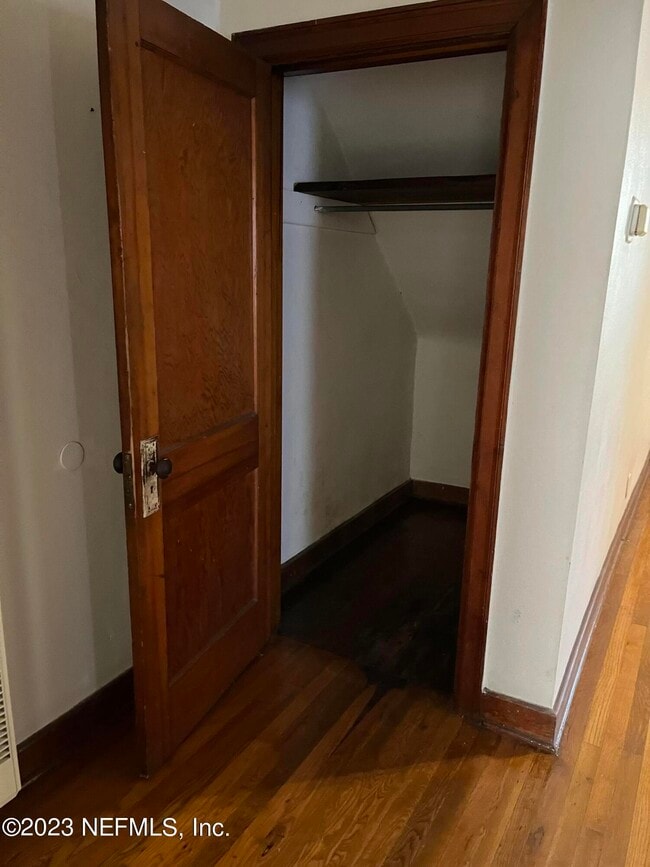 Building Photo - 825 Goodwin St