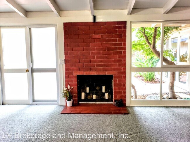 Building Photo - 2 br, 2 bath House - 3127 Volk Ave.