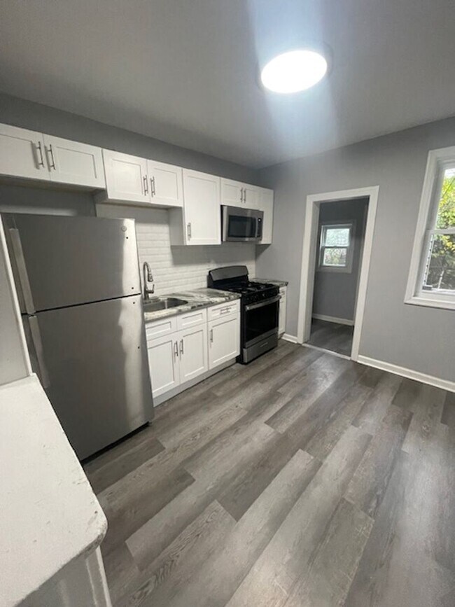 Foto del edificio - Anika Homes 3 Bedroom