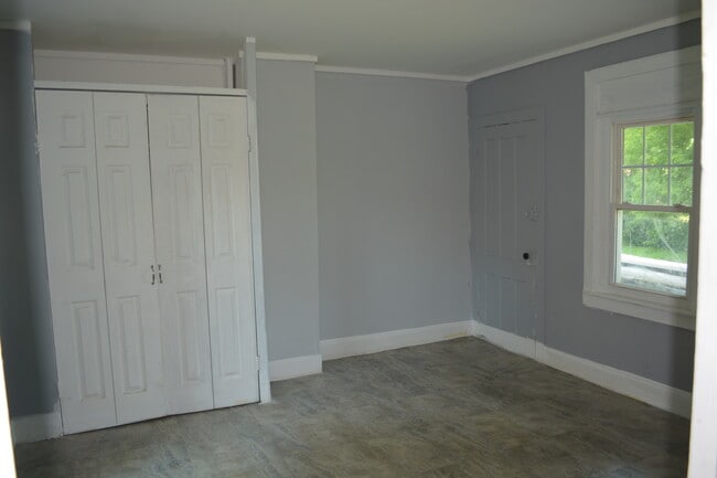 Building Photo - 932 Sunset Ave