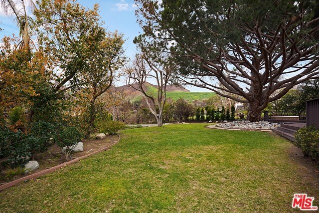 Building Photo - 5703 Busch Dr