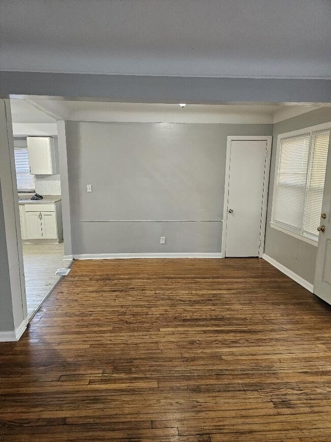 Foto del edificio - 12012 Ashton Ave