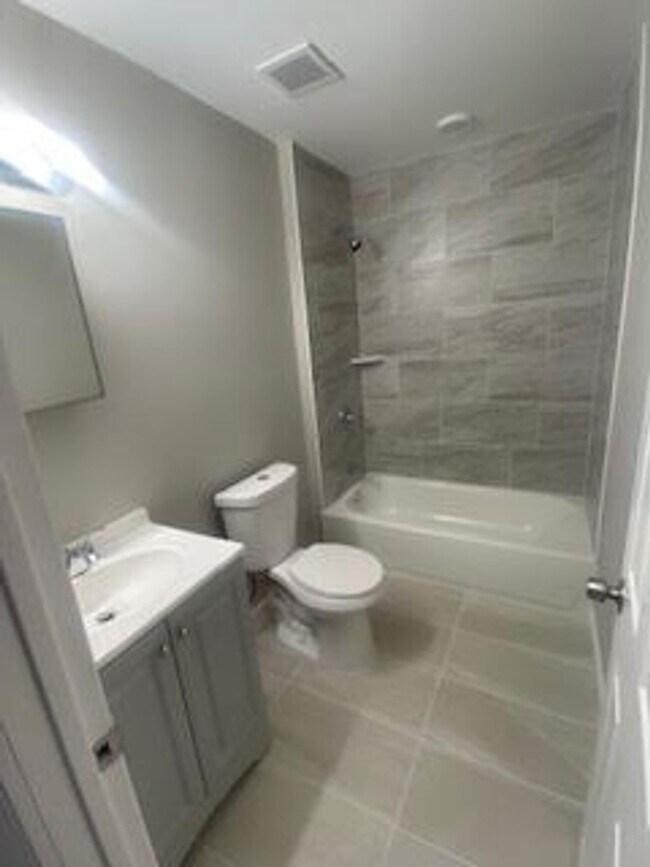 Foto del edificio - Gorgeous Front Porch Row - Ogontz