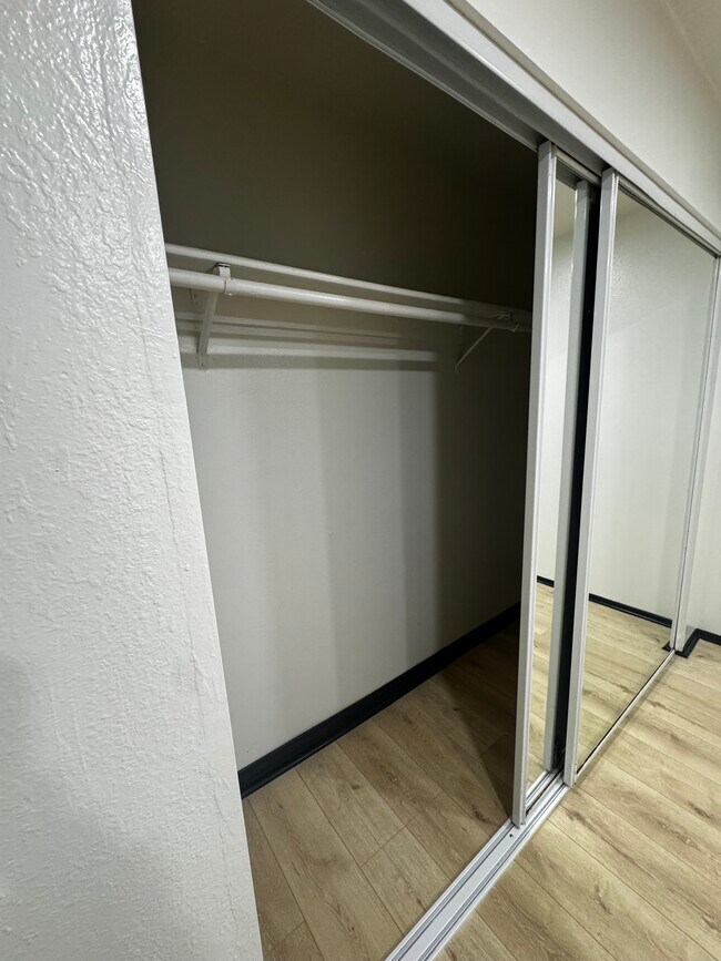 Foto del edificio - 4310 W 170th St