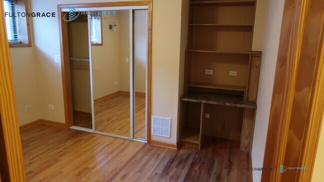 Foto del edificio - 1402 N Ashland Ave