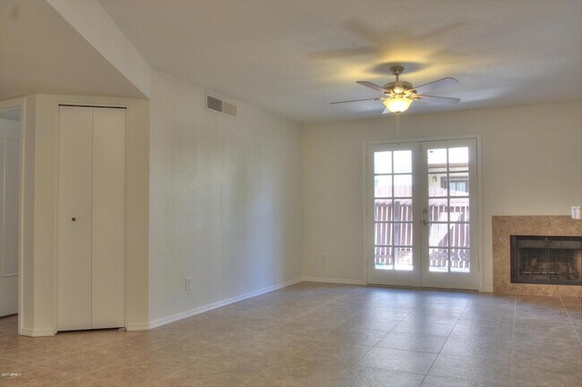Foto del edificio - 16402 N 31st St