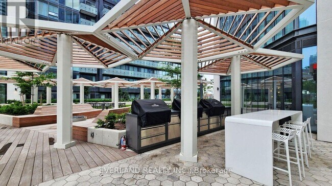 Building Photo - 138 Downes St