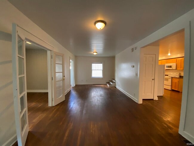 Building Photo - 609 E University St