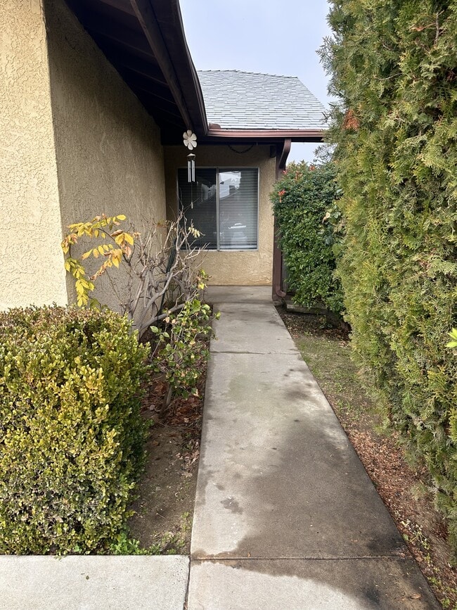 Building Photo - 2612 Huntsman Ave