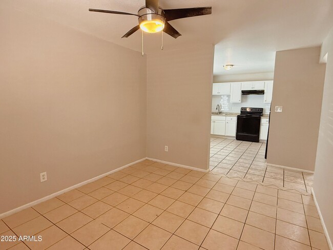 Building Photo - 1551 E Christy Dr