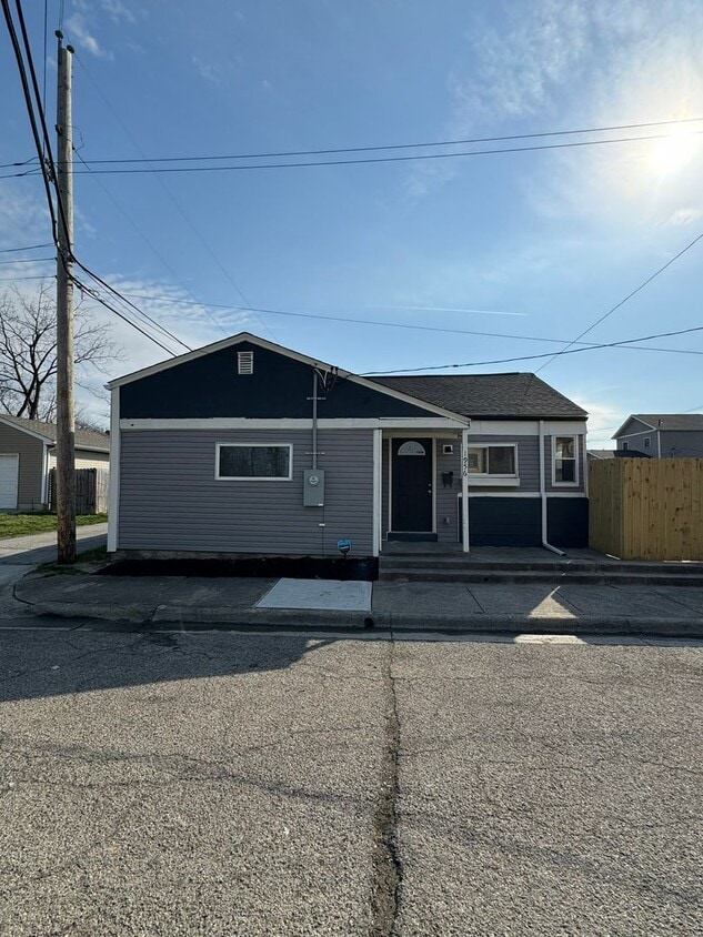 Primary Photo - 278 Hosack St