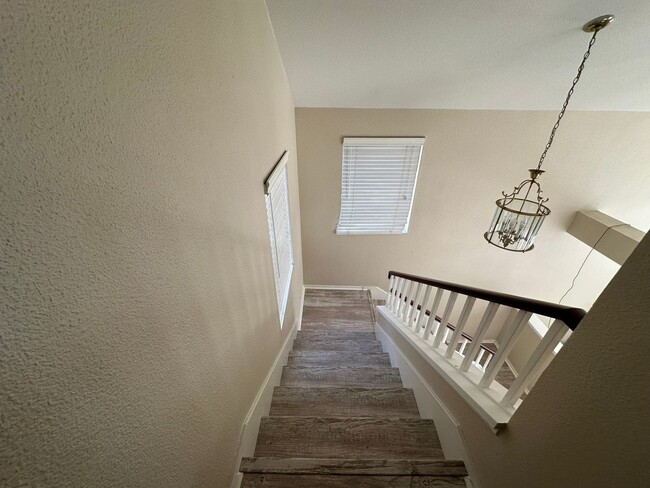 Foto del edificio - 2 bed 2 bath TOWNHOME CORONA HILLS