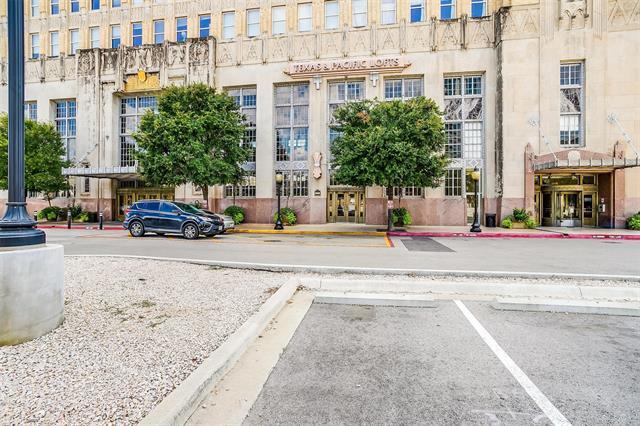 Foto del edificio - 221 W Lancaster Ave