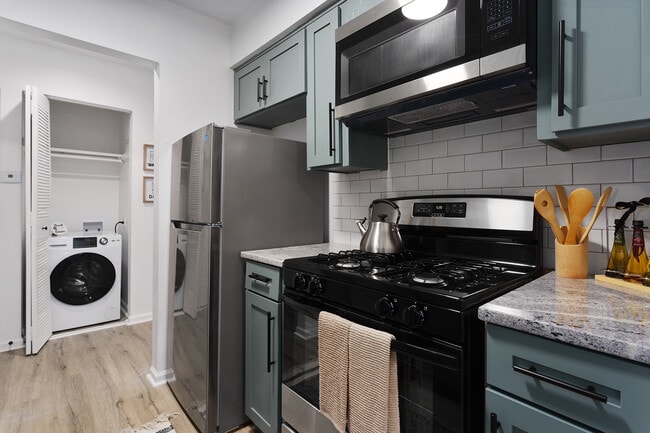 Centro de cocina contemporánea - Kings Cove Apartments