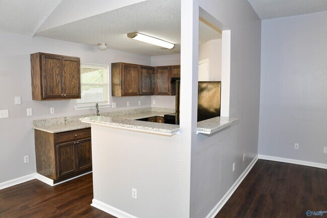 Building Photo - 204 Shoals Point Trail