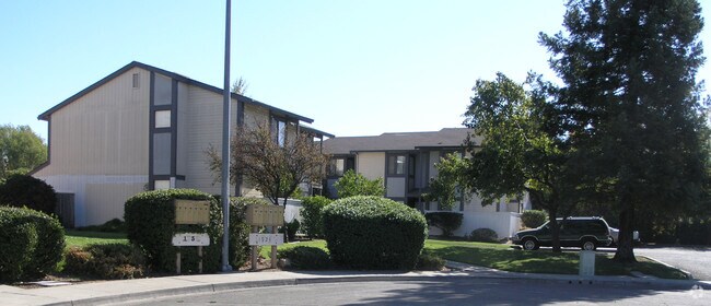 Building Photo - 1924 Manor Way