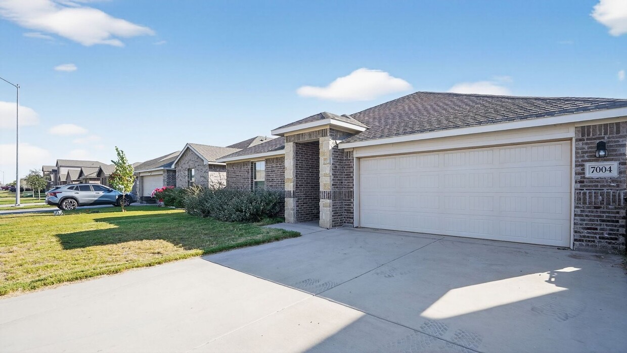 Foto principal - 7004 Buckwheat Rd