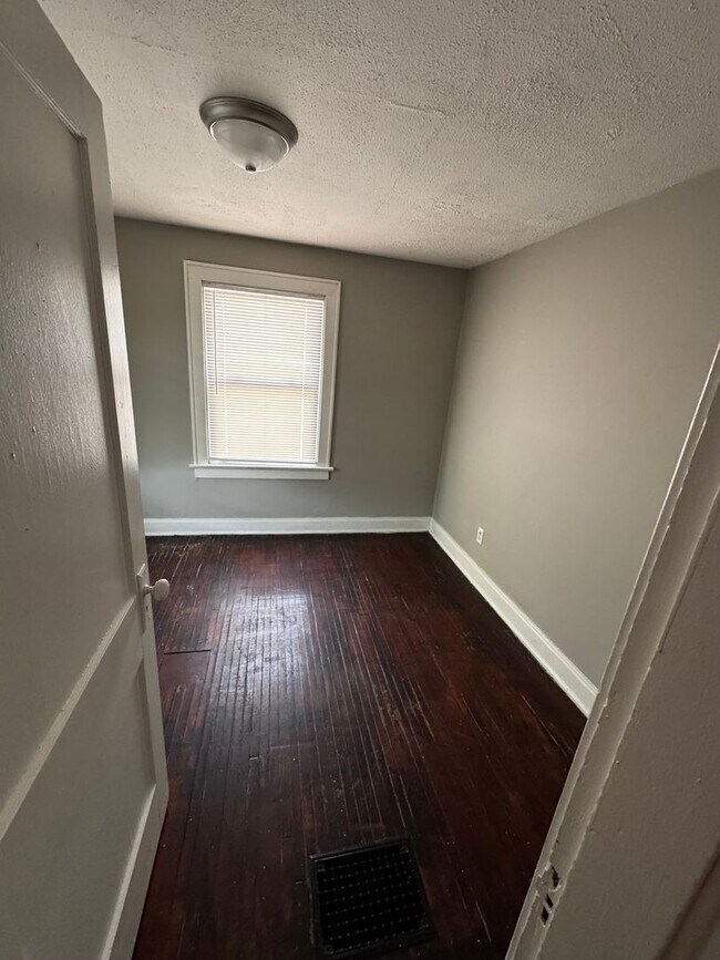 Building Photo - 1387 Brairwood