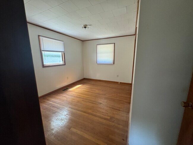 Building Photo - 147 Liberty Knoll Dr