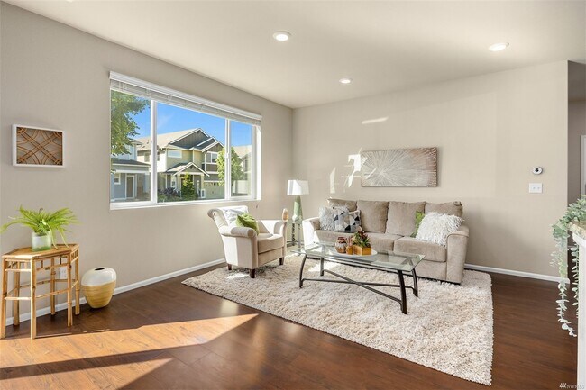 Foto del edificio - 3404 Hera St NE