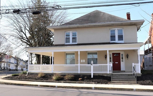 Front entrance - 1018 Main St