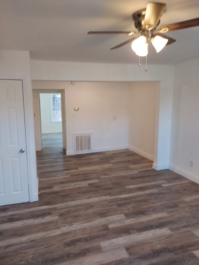 Dining area - 68 Galveston Pl SW